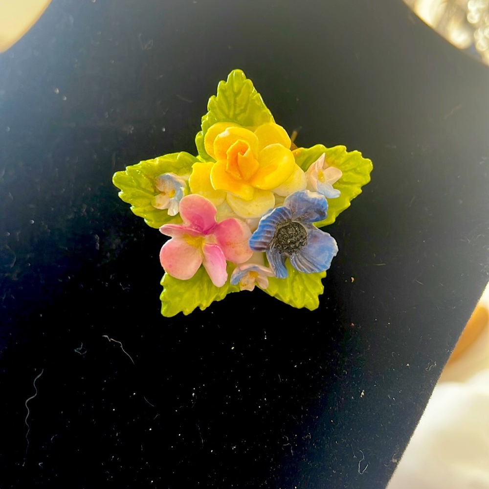 Thorley China flower brooch